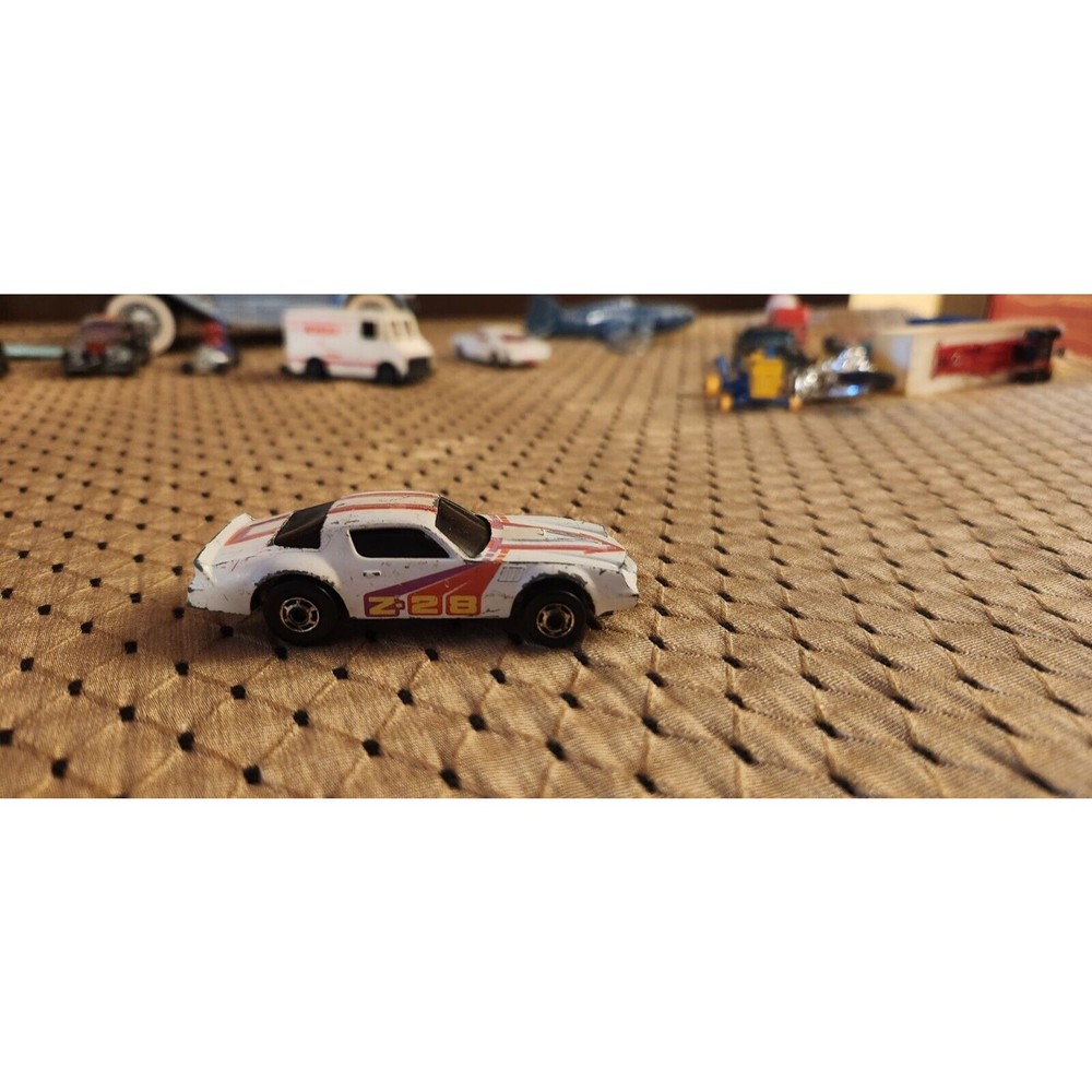 Hot Wheels Camaro Z-28 Mattel Gold Wheels 1982 Vintage "CAMRO" Base Hong Kong